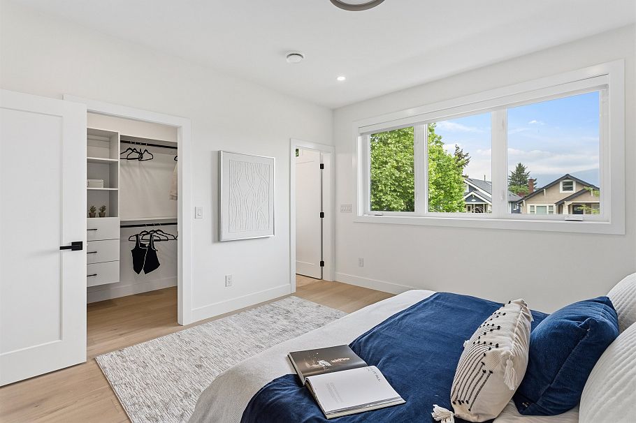 1 2258 Napier Street Vancouver, BC - 13