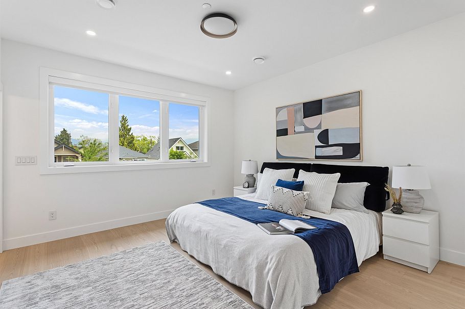 1 2258 Napier Street Vancouver, BC - 12