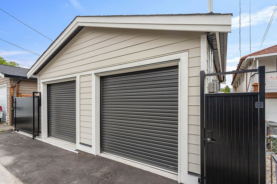 1 2258 Napier Street Vancouver, BC - 31