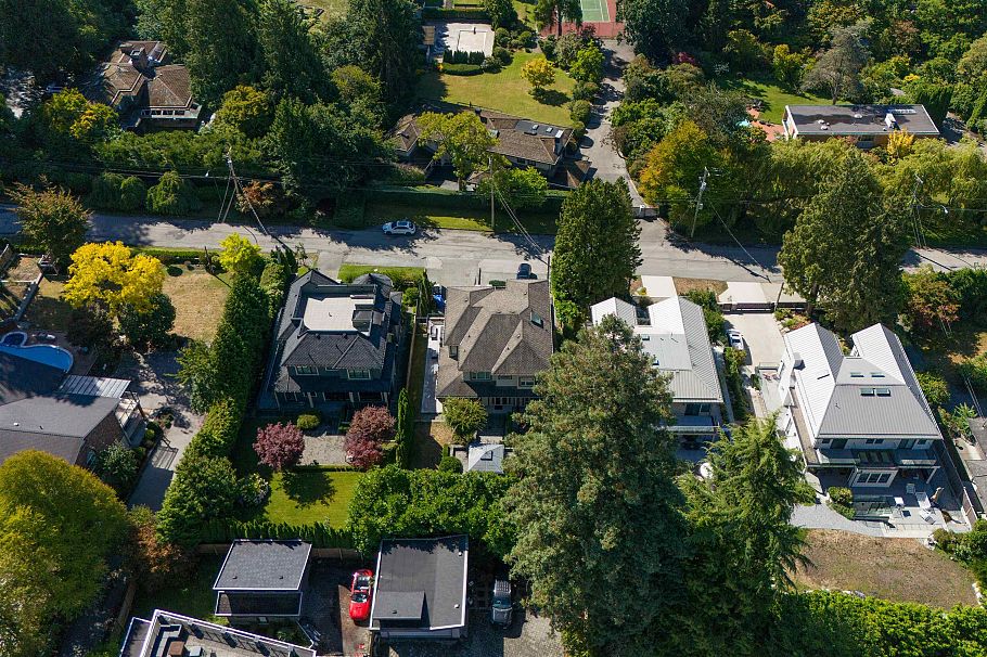 3085 W 49 Avenue Vancouver, BC - 37