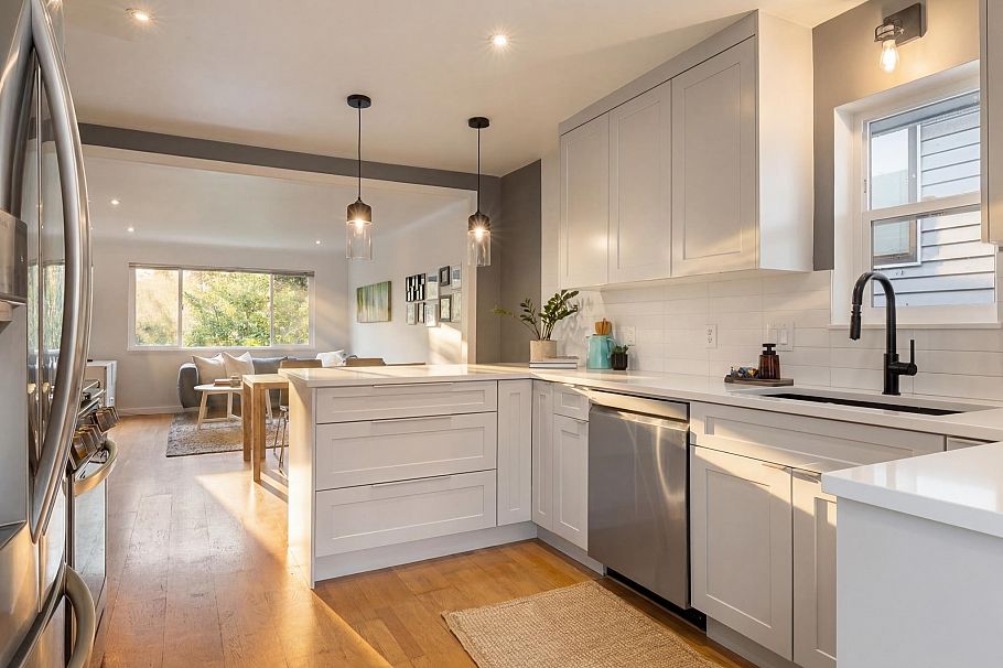 3172 E 2nd Avenue Vancouver, BC - 13