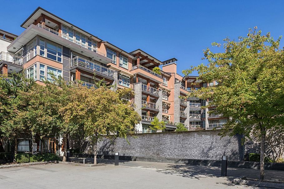 507 3602 Aldercrest Drive North Vancouver, BC - 1