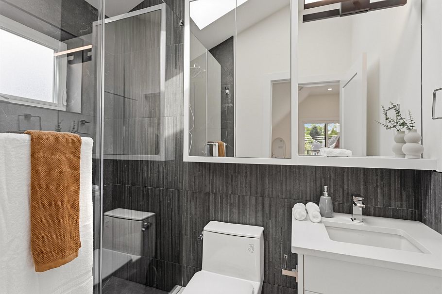 2 2258 Napier Street Vancouver, BC - 21