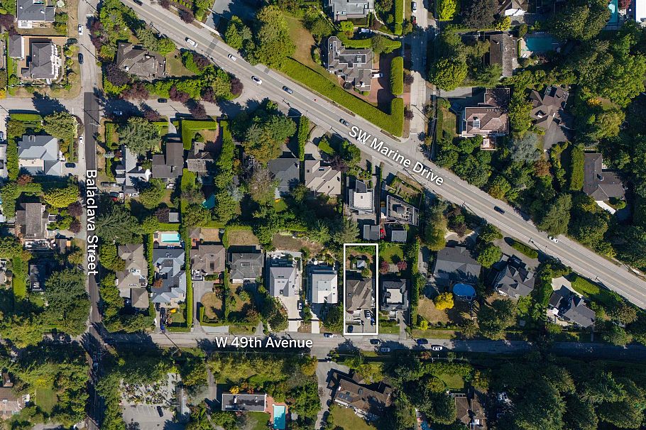 3085 W 49 Avenue Vancouver, BC - 35