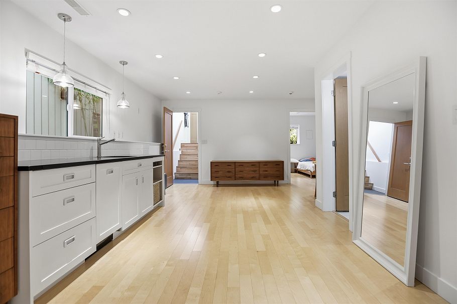 375 E 28th Avenue Vancouver, BC - 23