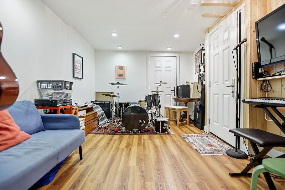 375 E 28th Avenue Vancouver, BC - 27
