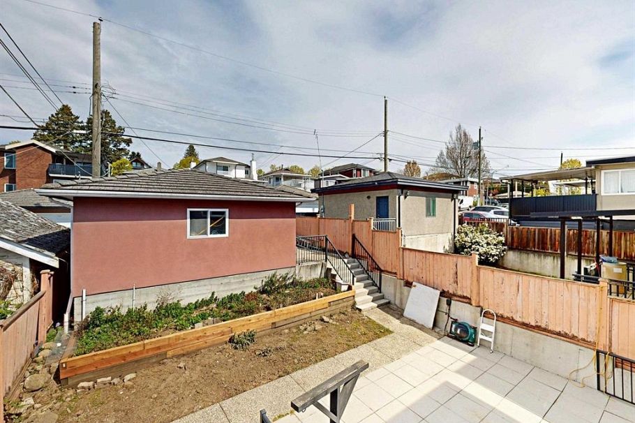 919 E 64th Avenue Vancouver, BC - 14