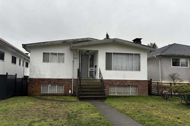 2894 E 43rd Avenue Vancouver, BC - 1