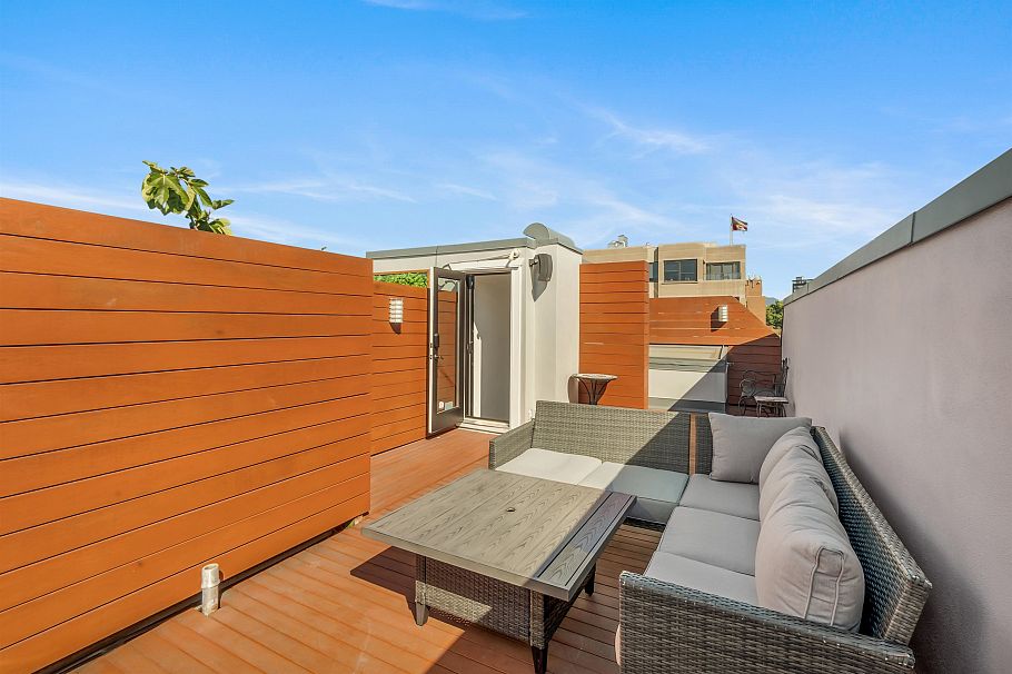 1848 W 1st Avenue Vancouver, BC - 17