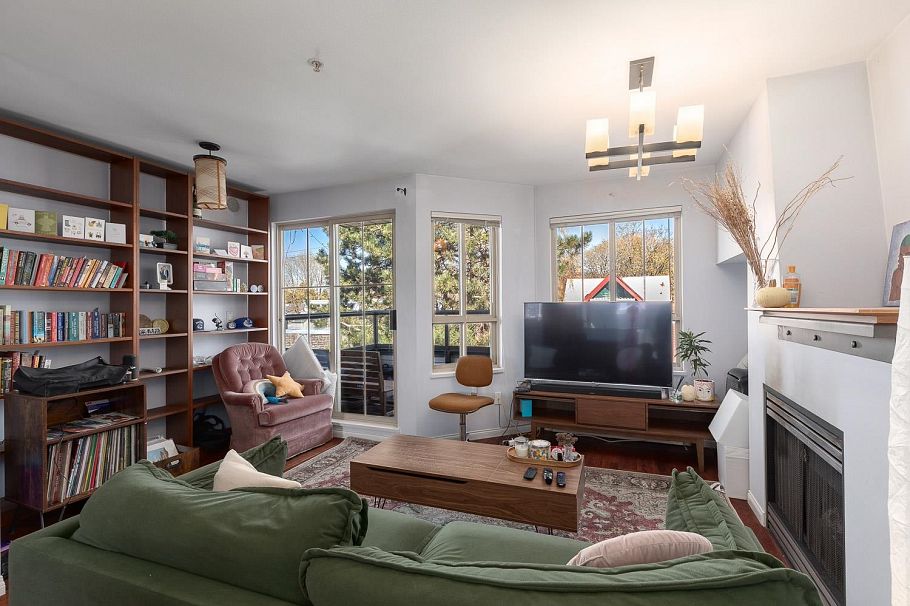 34 2375 W Broadway Vancouver, BC - 4
