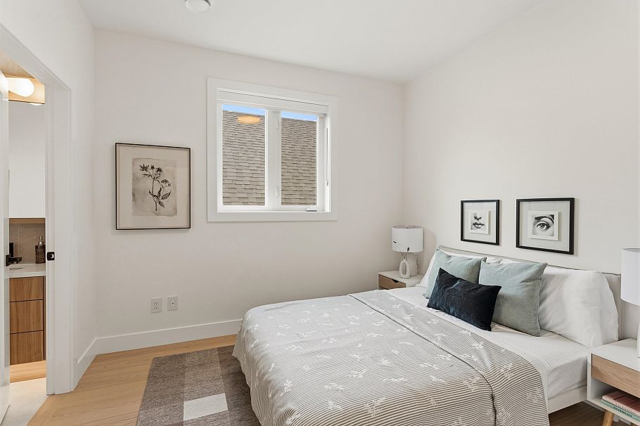 2 2258 Napier Street Vancouver, BC - 16