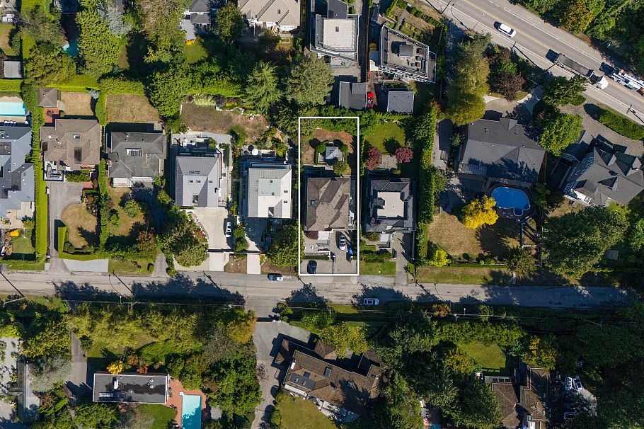 3085 W 49 Avenue Vancouver, BC - 34