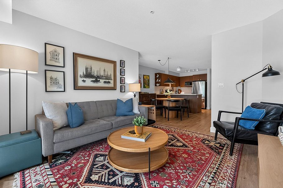 222 4550 Fraser Street Vancouver, BC - 4