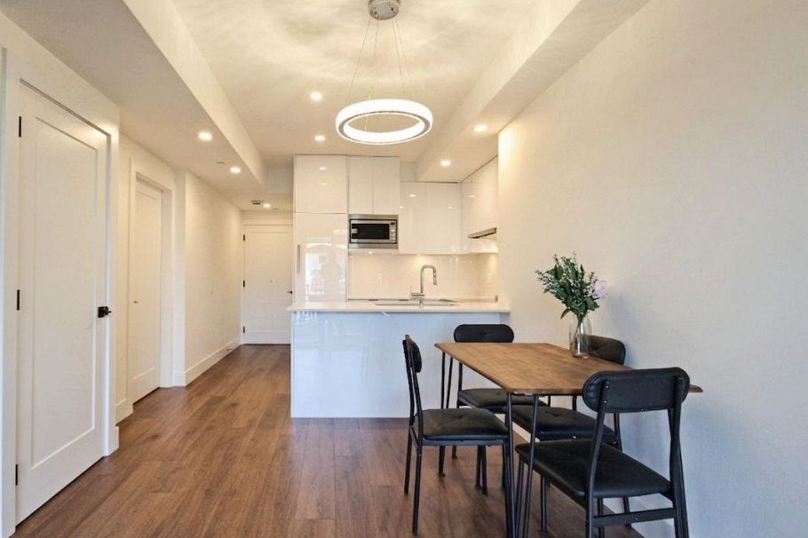 105 5399 Joyce Street Vancouver, BC - 5