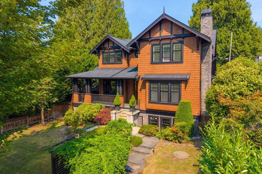2937 W 45th Avenue Vancouver, BC - 1