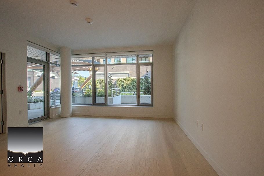 107 777 HARBOUR WAY, North Vancouver BC V7P 0G2 North Vancouver, BC - 2