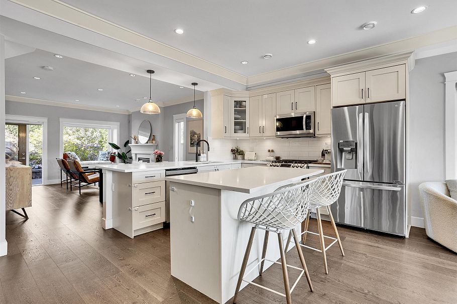 545 E 4th Street North Vancouver, BC - 10
