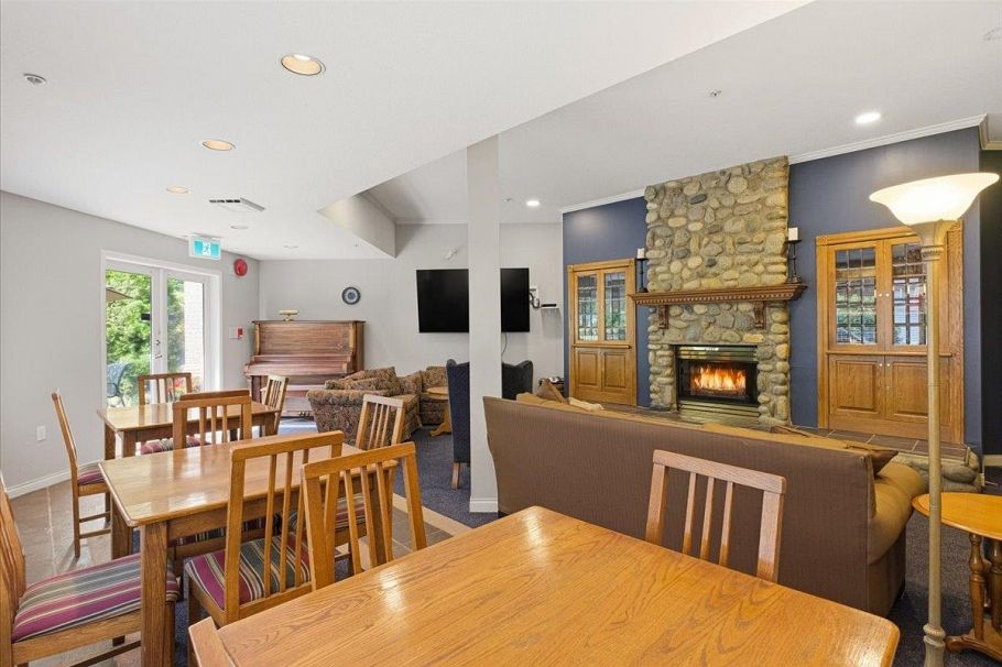 411 2059 Chesterfield Avenue North Vancouver, BC - 27