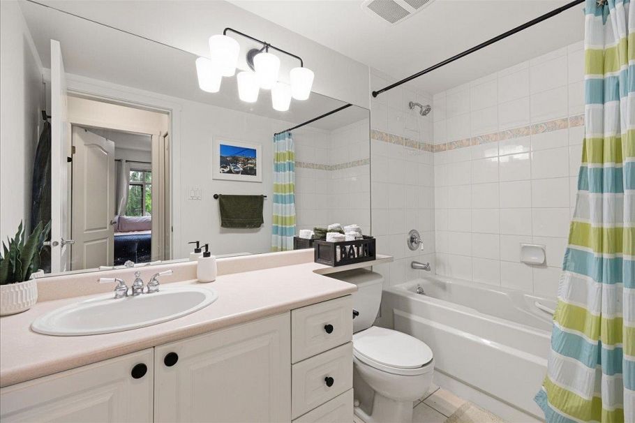 411 2059 Chesterfield Avenue North Vancouver, BC - 20