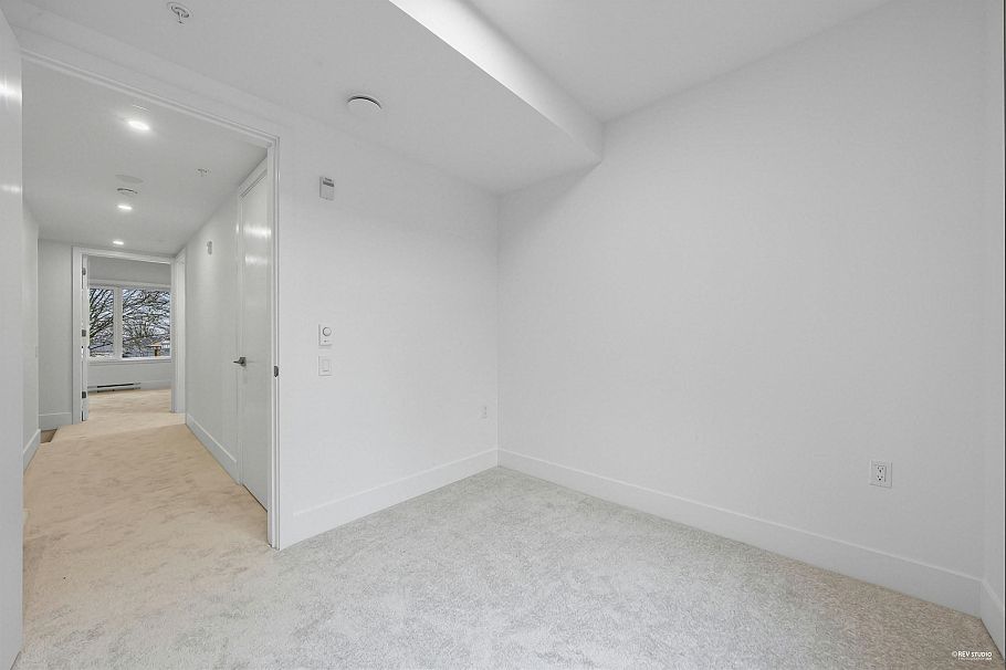 2071 E 1st Avenue Vancouver, BC - 25