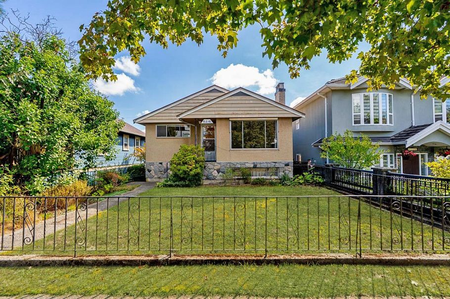 6216 Prince Albert Street Vancouver, BC - 1