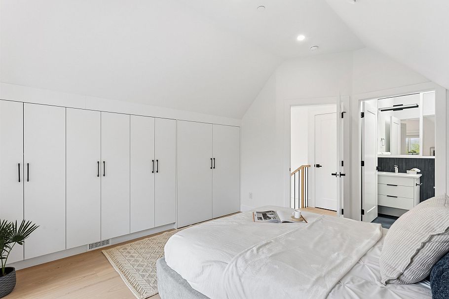 1 2258 Napier Street Vancouver, BC - 22