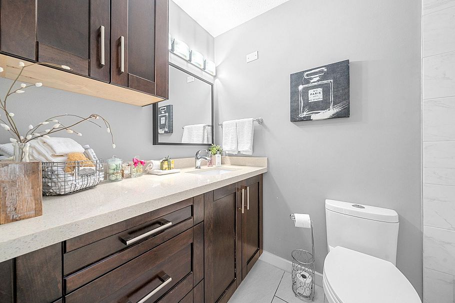 302 140 E 4th Street North Vancouver, BC - 21