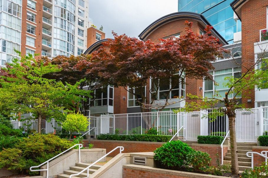 1268 Quebec Street Vancouver, BC - 1