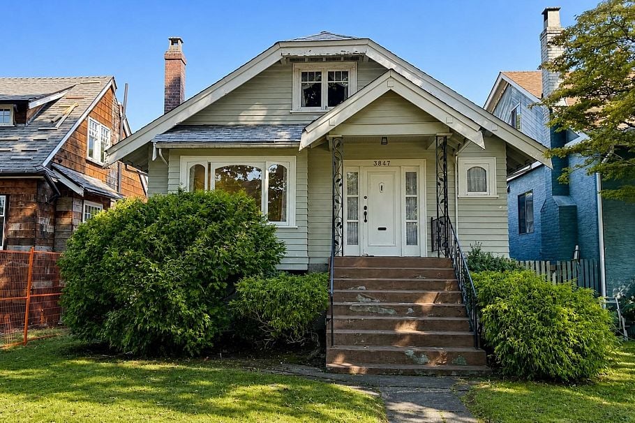 3847 W 23rd Avenue Vancouver, BC - 1