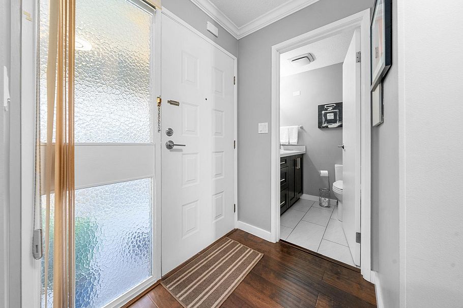 302 140 E 4th Street North Vancouver, BC - 16