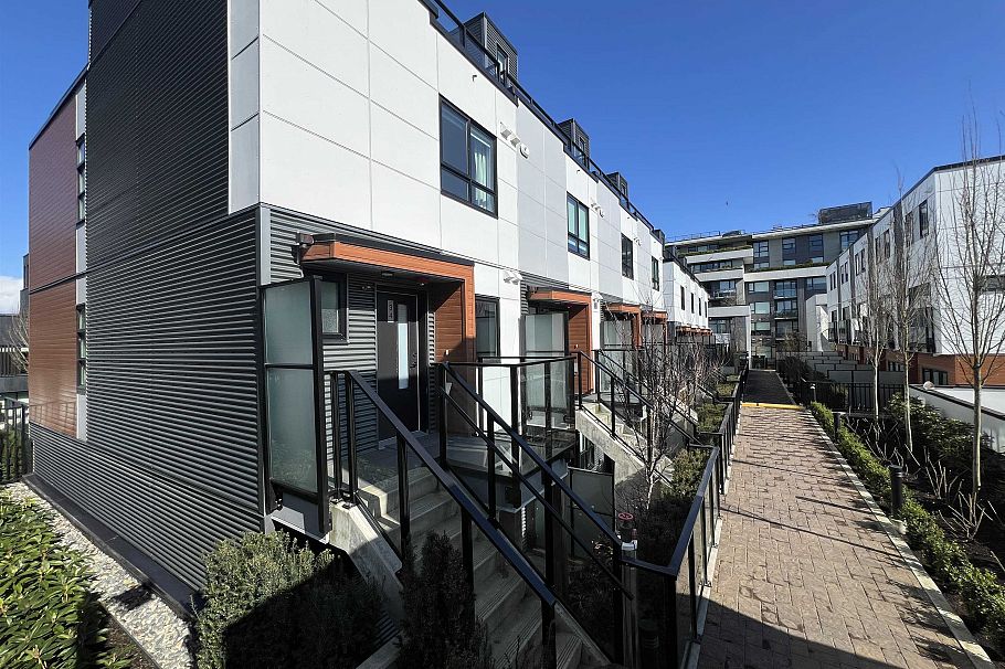 34 530 W 28th Avenue Vancouver, BC - 34