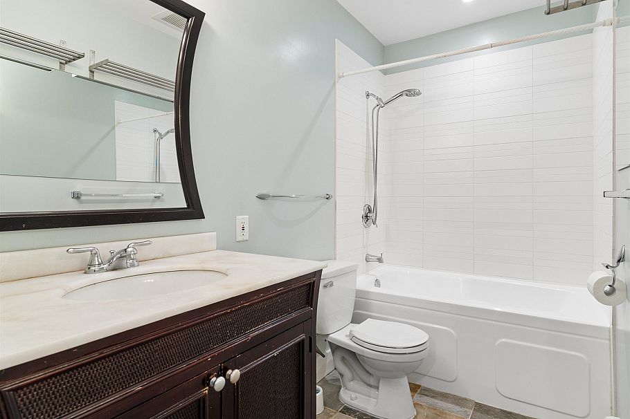 908 W 21st Avenue Vancouver, BC - 29