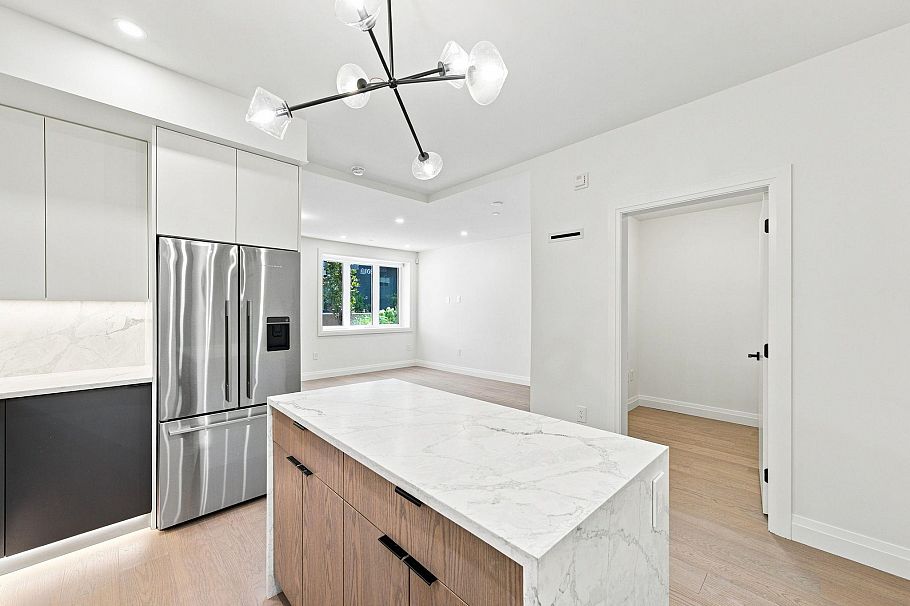 6166 Granville Street Vancouver, BC - 12