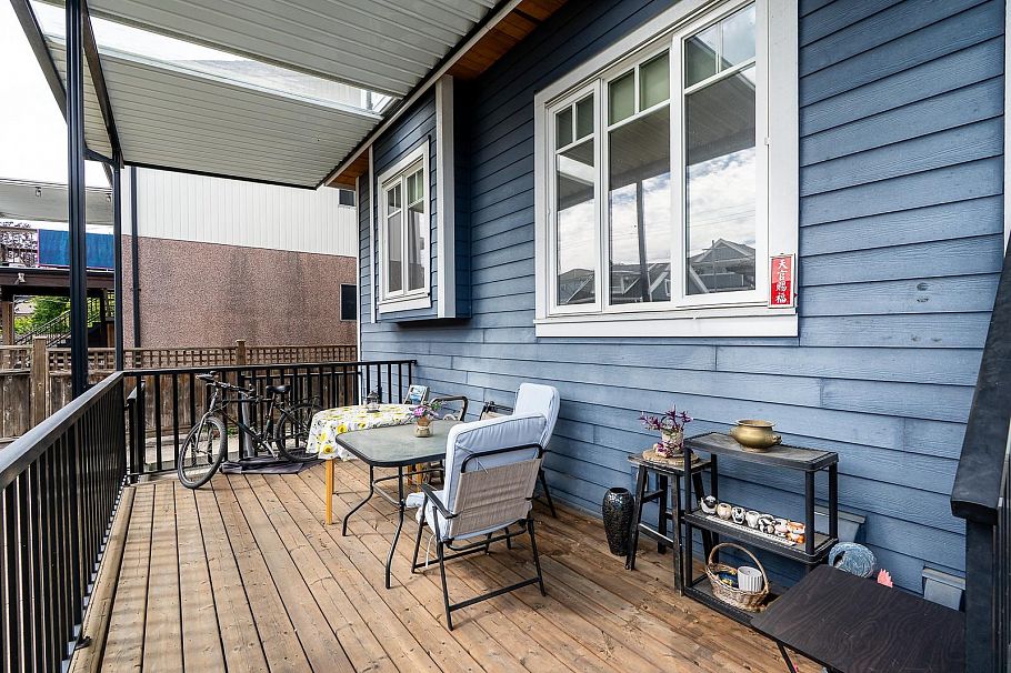 3032 E 16th Avenue Vancouver, BC - 9