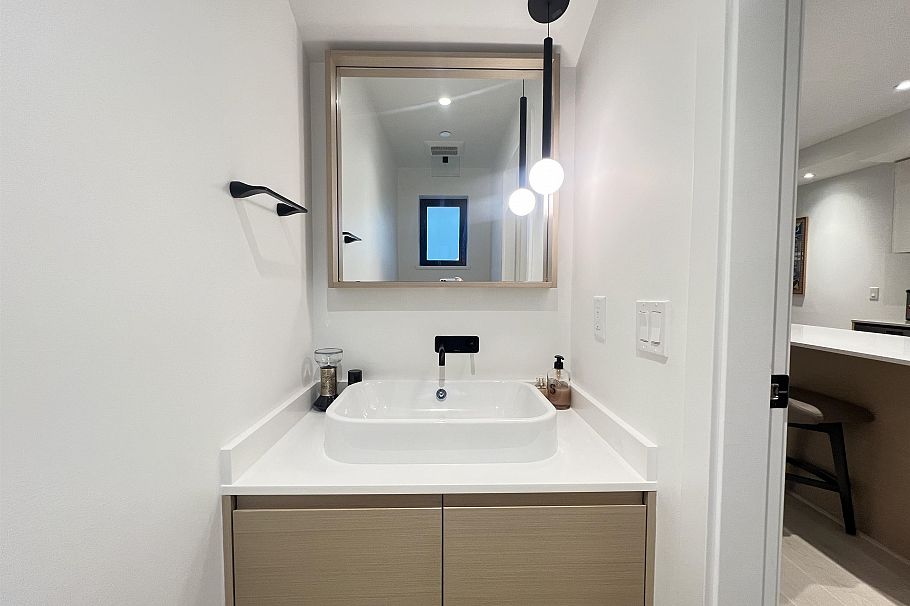34 530 W 28th Avenue Vancouver, BC - 36