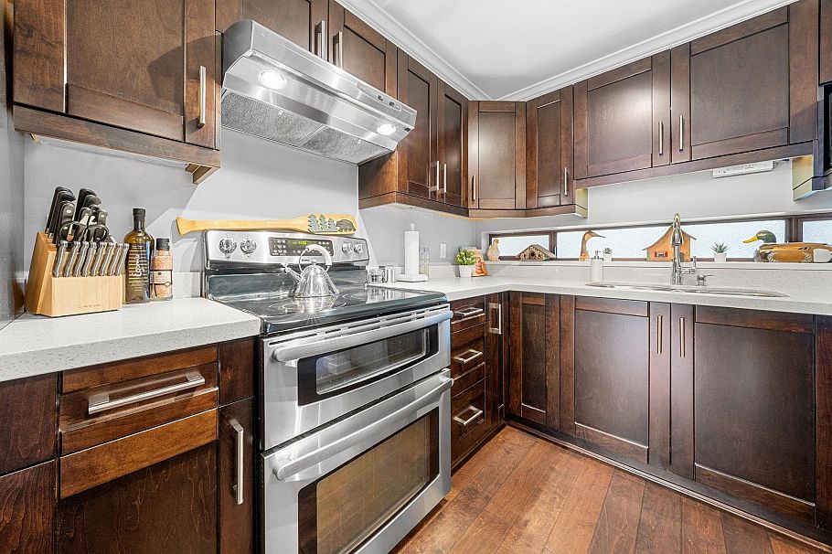 302 140 E 4th Street North Vancouver, BC - 9