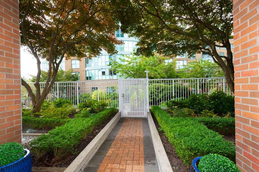 1268 Quebec Street Vancouver, BC - 37