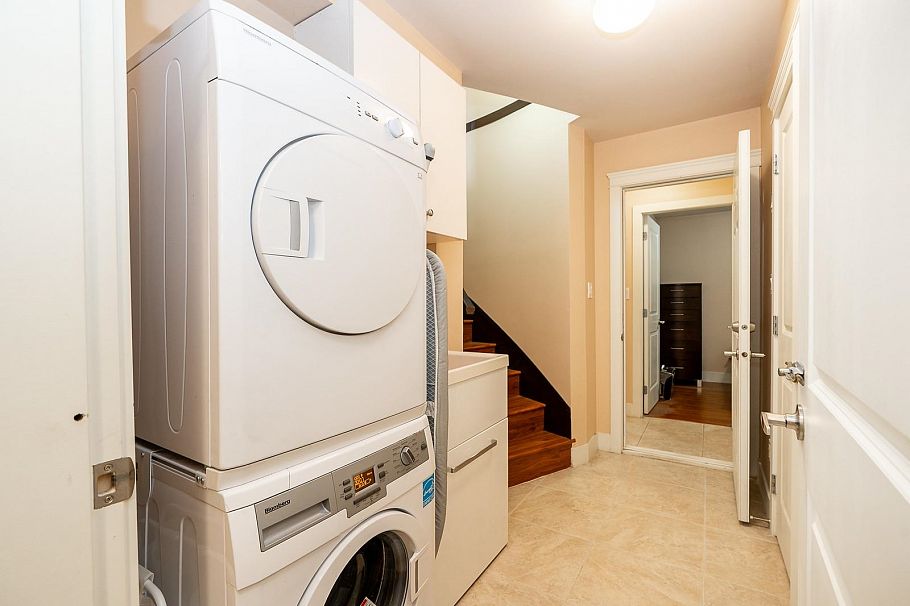 3032 E 16th Avenue Vancouver, BC - 18