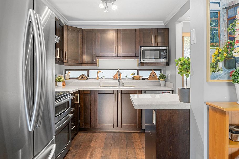 302 140 E 4th Street North Vancouver, BC - 10