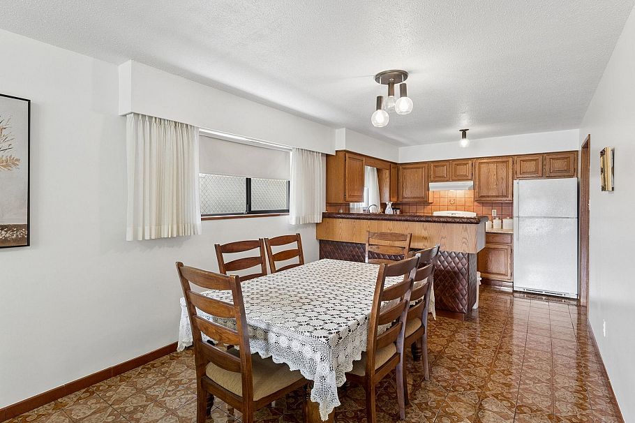 2581 E 3rd Avenue Vancouver, BC - 30
