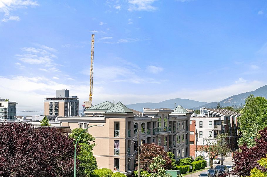 302 140 E 4th Street North Vancouver, BC - 29