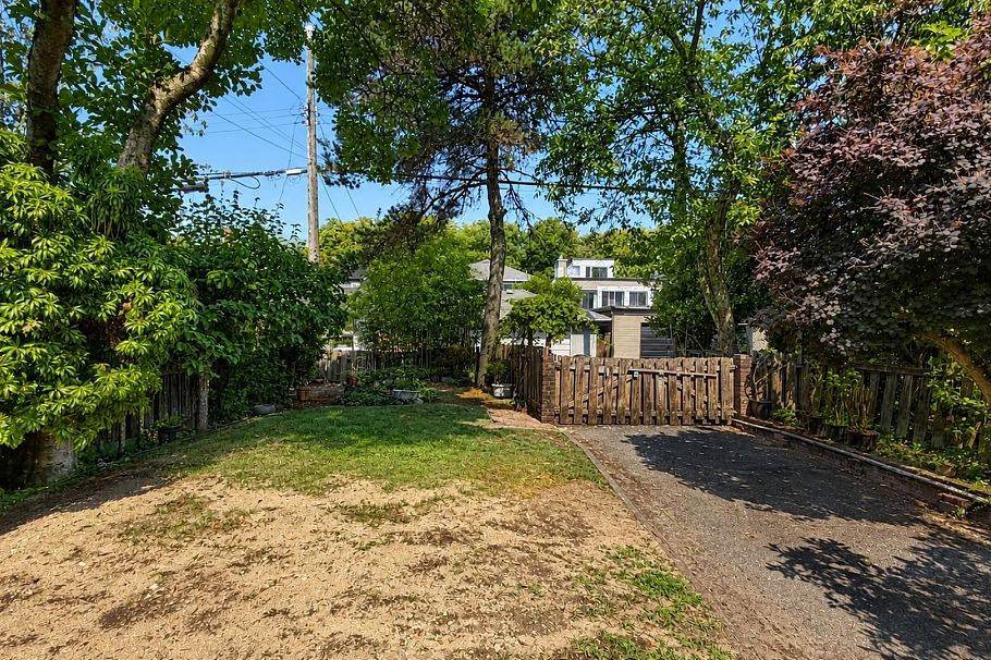 3847 W 23rd Avenue Vancouver, BC - 22