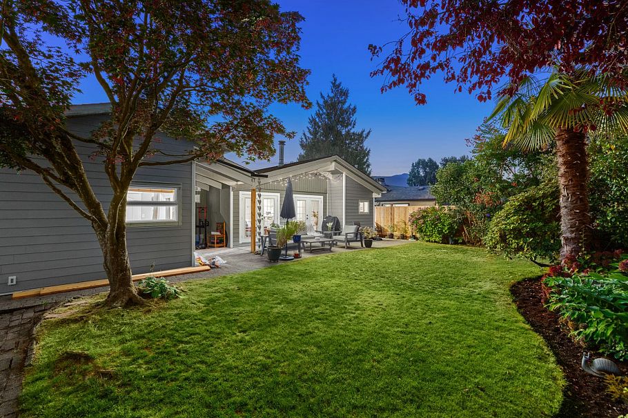 1208 Rosewood Crescent North Vancouver, BC - 23