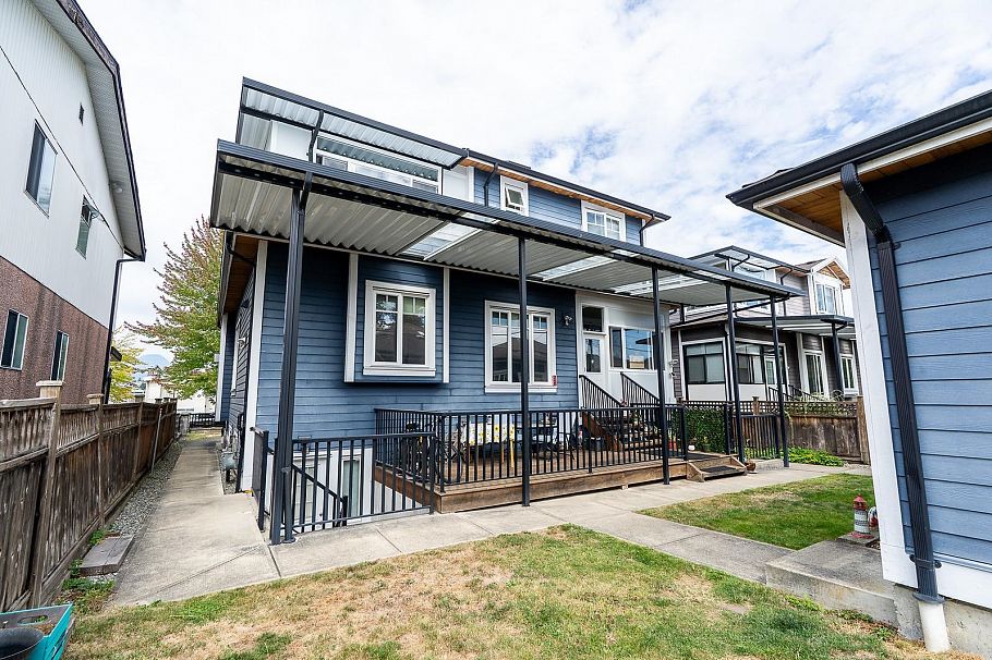 3032 E 16th Avenue Vancouver, BC - 7