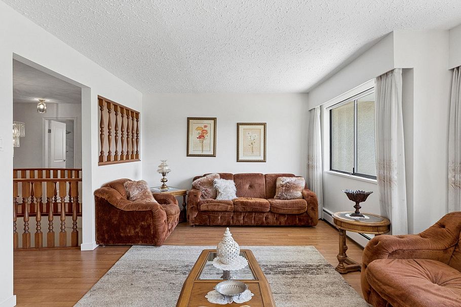 2581 E 3rd Avenue Vancouver, BC - 6