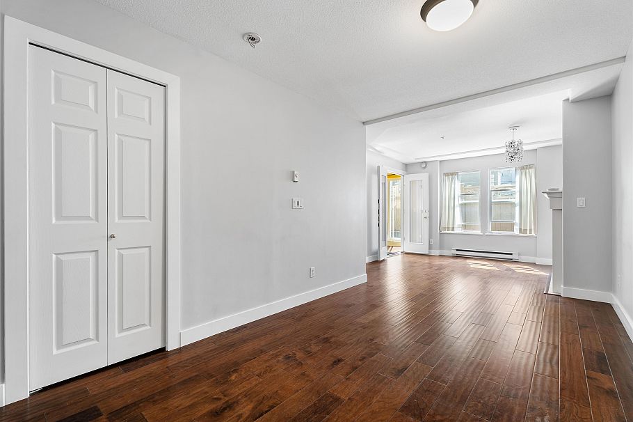 211 5723 Balsam Street Vancouver, BC - 5