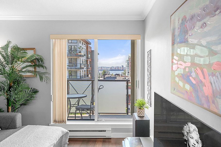 302 140 E 4th Street North Vancouver, BC - 3