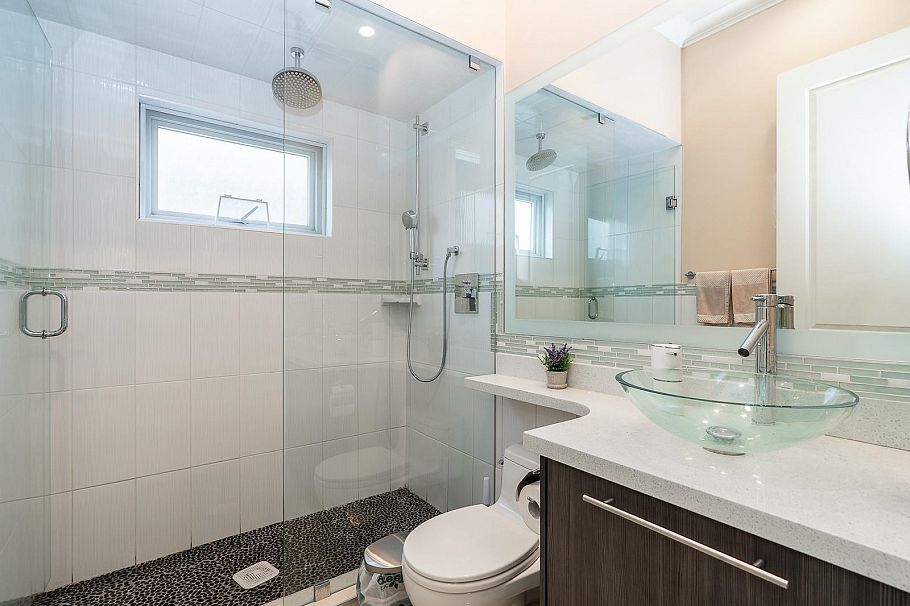 3032 E 16th Avenue Vancouver, BC - 40