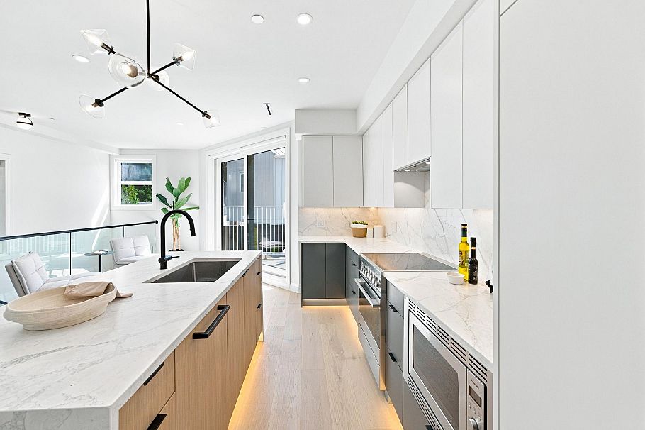 6160 Granville Street Vancouver, BC - 12