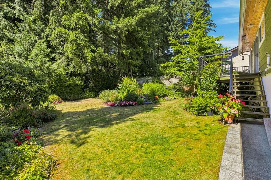 1473 Berkley Road North Vancouver, BC - 32